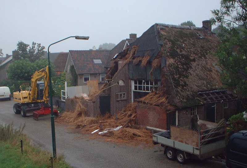 In 2005 is het achterhuis van Engwijkpad 46, zeg maar de 'deel' en de stallen, afgebroken en vervangen door een moderne aanbouw. Deze foto is een aanvulling, geplaatst op 17 augustus 2021