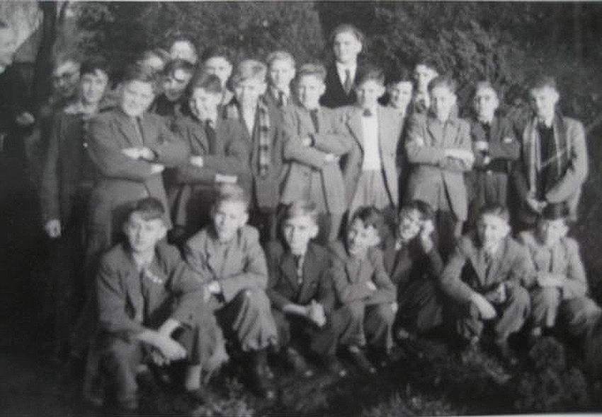 3. Klassenfoto, ca. 1955. Op de foto staan o.a. de broers De Koning, Boudewijn van Thiel, Cor Keeren, [?] Brands en Henk van Meel.