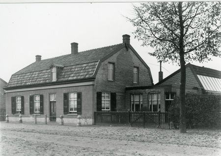 Kousenfabriek van Van den Eijnden-Van Brunschot, 1915 (bron: HKK De Drijehornick)