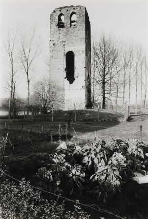 De toren te Nederwetten, gebouwd in de 14e eeuw (Collectie Provincie Noord Brabant, 1981)