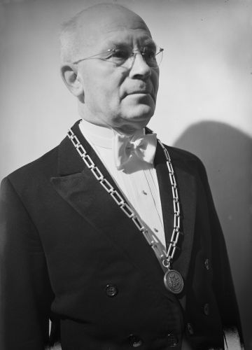 Burgemeester T. Theunissen, 1915-1950, foto 1949 (Het Zuiden, BHIC)