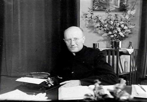 Pastoor B. van den Hurk (collectie Katholiek Documentatie Centrum)