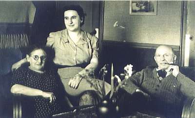 Elkan Andriesse, zijn vrouw Eleanora van oss en hun dochter Zus