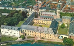 de abdij van Drongen waarin het Noviciaat van de Jezuieten gevestigd was