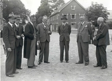 loco-burgemeester Donkers bij de heropening van de Aa-brug in 1942