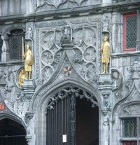 de ingang van de Sint-Basiliuskapel in Brugge