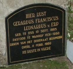 Wanroij, het graf van pastoor Van Erp