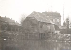 De vervallen Borchmolen in 1920