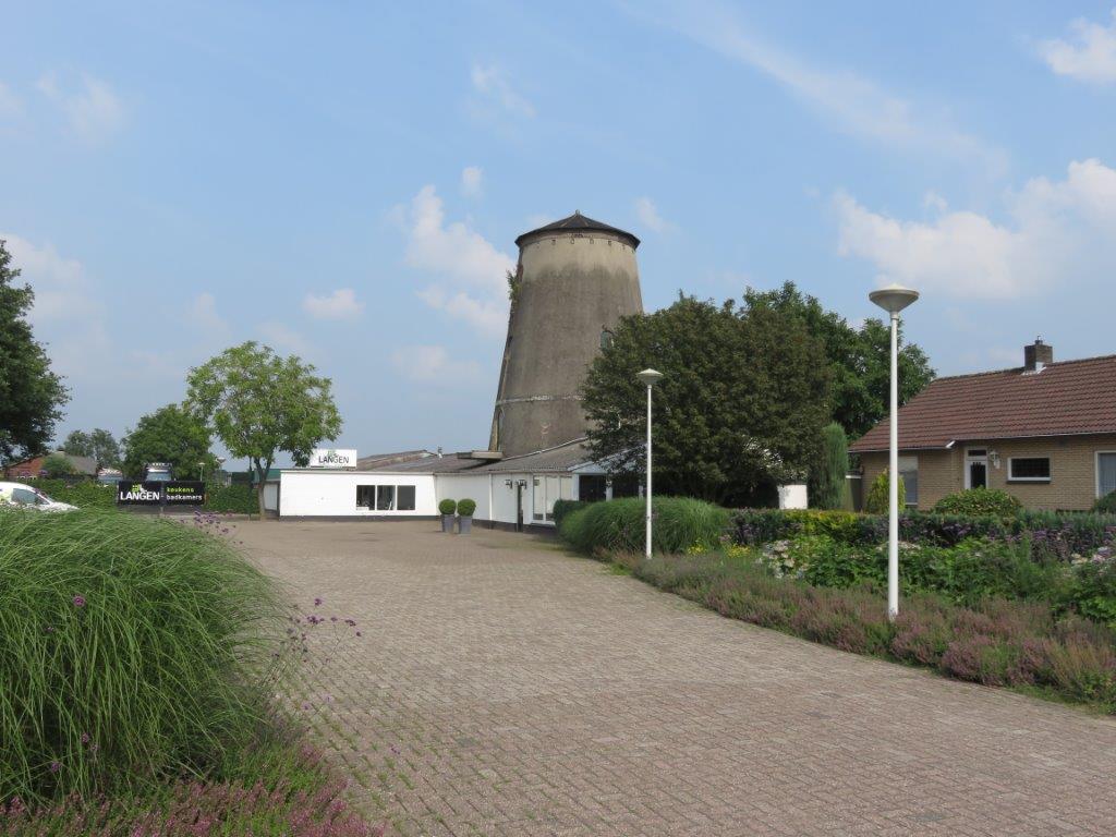 Recente foto van de molen aan de Grotestraat te Sambeek