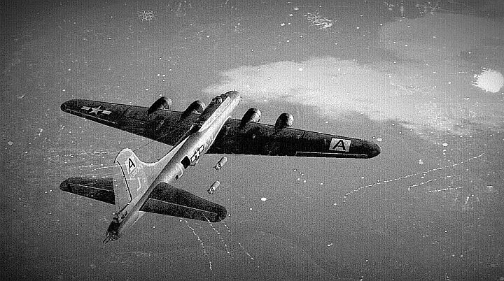 Een B-17 bombardeert Hüls, 22 juni 1943