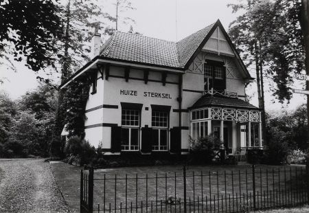 Huize Sterksel, gebouwd in 1892 (Collectie PNB, 1981)