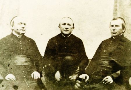 De Pastoors van Someren, vlnr Th. van den Eijnde, J.S. van den Eijnde en F. van den Eijnde, 1870 (bron: RHCe)