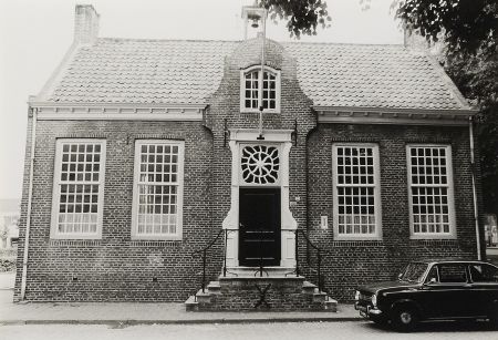 Het raadhuis, gebouwd in 1750, verbouwd in 1920 (Collectie Provincie Noord Brabant, 1982)