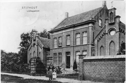 Het liefdesgesticht waarin de meisjesschool was gehuisvest (bron: Regionaal Historisch Centrum Eindhoven)