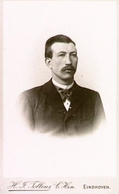 Burgemeester Van Vroonhoven, 1911-1920 (foto: H.J. Tollens, bron; RHCe)