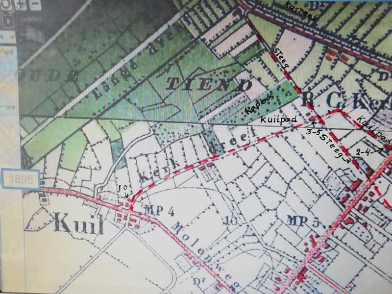 De Kuilpad (Kerkdreef), de steeg en het Klapbos op een kaart uit 1898 (bron: Topotijdreis.nl). Klik op de kaart voor een vergroting