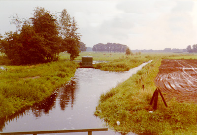 De Broekleij met gemaal bij de instroom van de Ruygbossche Loop, 1977 (BHIC, Beeldcollectie Waterschap De Zandleij)