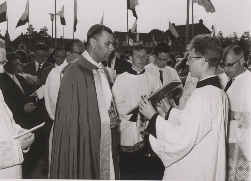 Kerkinwijding in Wilbertoord, 6 mei 1966