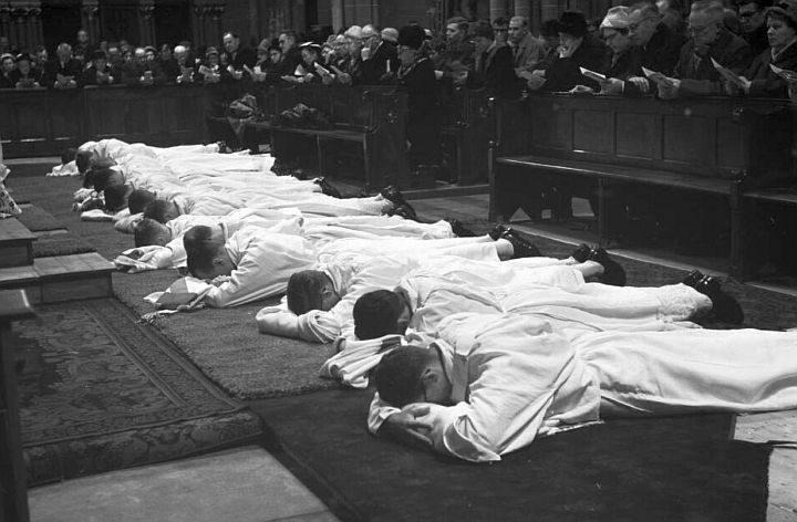 Veghel, priesterwijding van Witte Paters, 1961. Fotograaf: Fotopersbureau Het Zuiden. Bron: BHIC, fotonr. 1673-006468